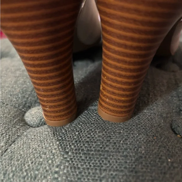 Life Stride Women's soft grey peep toe heels 7.5 wide - Picture 5 of 5